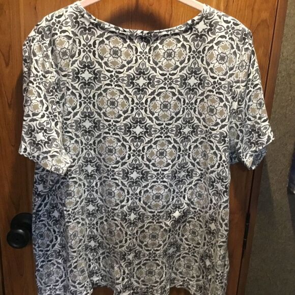 NWOT. Croft & Barrow Women’s Print Tee Size 1X - Picture 4 of 7